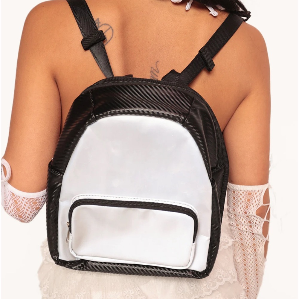 iHeart Raves - Hydration Pack